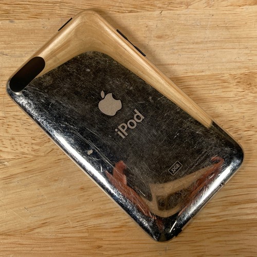 Apple iPod Touch 3rd Gen Generation 32GB Black A1318 EMC 2310 - Picture 2 of 5