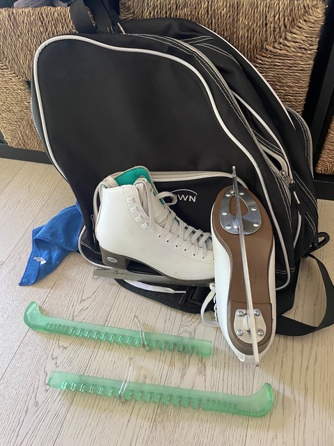 Riedell Opal White Ice Skates Size 4 Spiral Stainless Steel Blades 9 - Free Bag Riedell Opal White Ice Skates Size 4 Spiral Stainless Steel Blades 9 - Free Bag