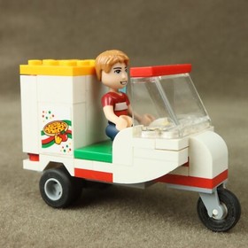 LEGO 41311 Friends Heartlake Pizzaria Delivery Cart 2017 w one minifig driver