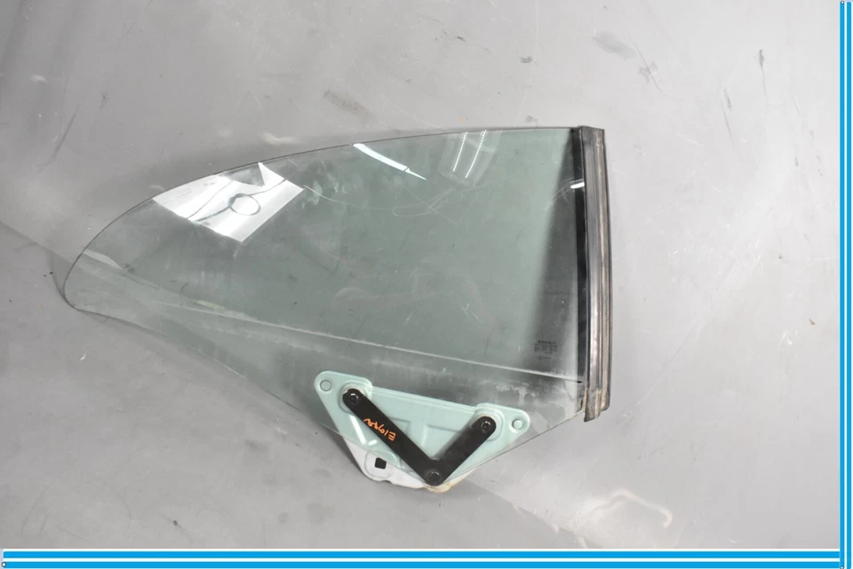 06-13 Volvo C70 Ventana lateral trasera derecha pasajero cuarto cristal OEM Foto 3 de 4