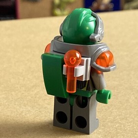 LEGO Nexo Knights - Aaron - Flat Silver Visor nex025 (70325) - Good Condition!