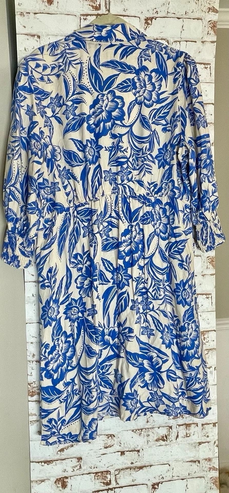 Cabi Women's Blue Floral Shift Dress size Large - Image 2 of 3