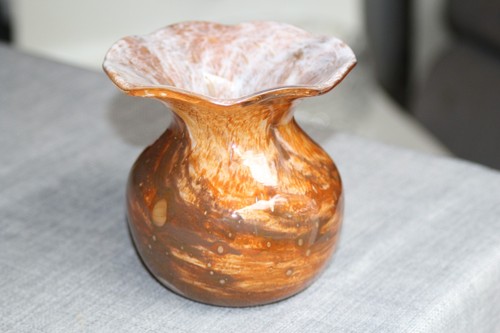 Hand Blown Studio Art Glass Vase Toffee Brown Swirls & cased white inside 10cm - Picture 7 of 7
