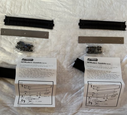 ROUNDHOUSE HO BURLINGTON NORTHERN 52' 6” MILL GONDOLA “SET”#563449 #564369 - Picture 13 of 13