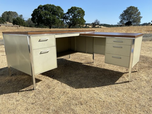 Vintage Steelcase Tanker Desk - Picture 17 of 19