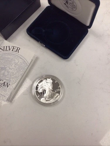 1998 - 1 oz American Silver Eagle Coin - One Troy oz .999 Bullion