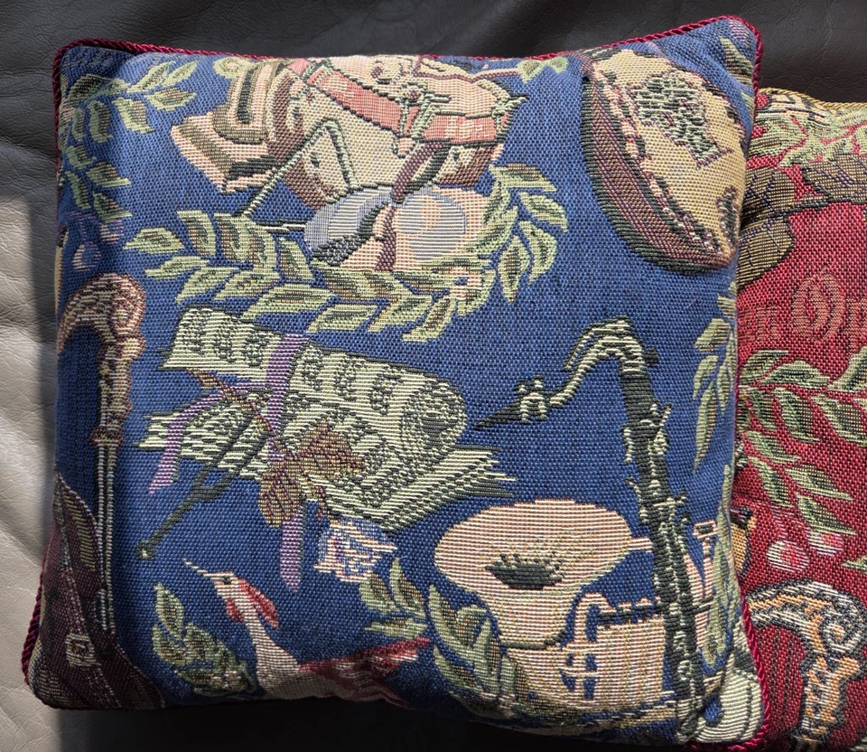 Almohadas vintage bordadas de 10x10 detalles - JUEGO DE 3 Foto 2 de 4