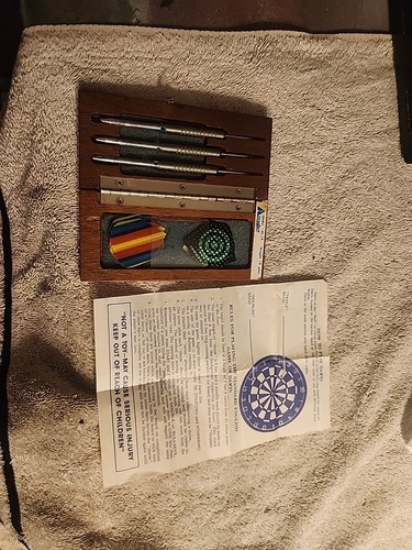 Vintage Accudart Model 130-19, 19 Gms.  3 Dart Set