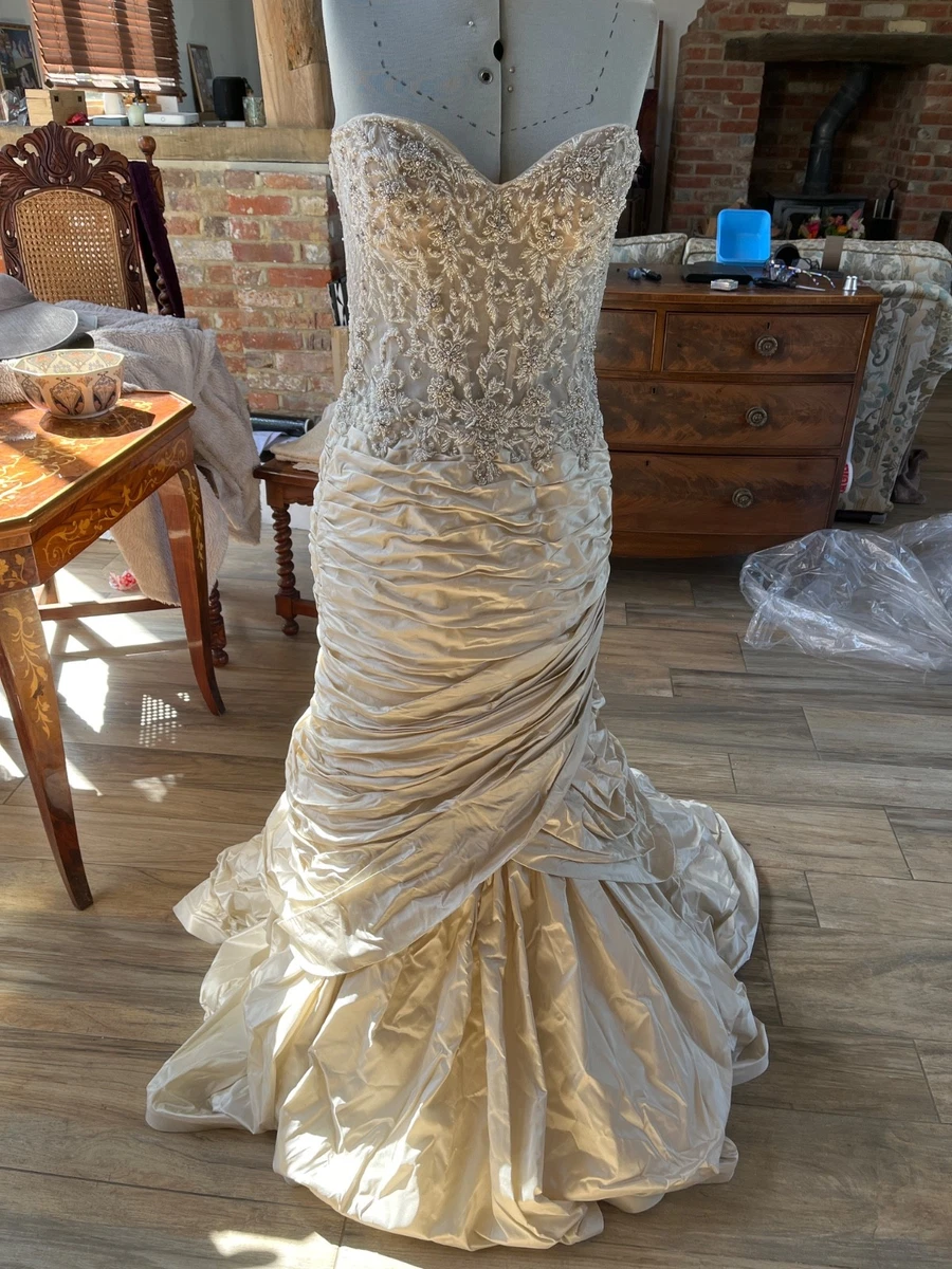 green emerald velvet dress Ian Stuart Bijou main image 0