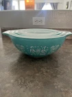 PYREX Turquoise Amish Butterprint Cinderella Nesting Mixing Bowl Set Of 4