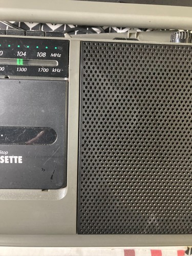 Vintage GE radio cassette 3-5264A - Picture 3 of 16