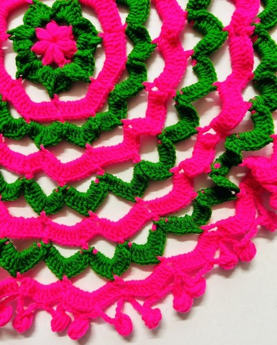 Pink Crochet Doily Table candle Mat Thalposh centerpiece runner Handmade mandala - Imagen 5 de 6