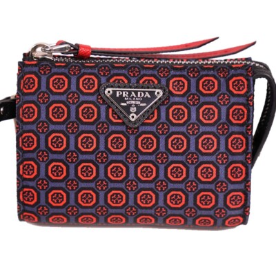 PRADA レッド ナイロン キーホルダー 楽天市場】PRADA プラダ キーホルダーロゴ刻印カラビナフック