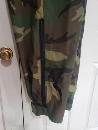 Trousers, Extended Cold Weather Camouflage Woodland Size: Medium-Reg. - Picture 3 of 10