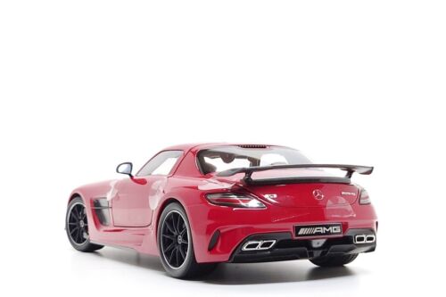 Minichamps 1:18 Mercedes-Benz SLS AMG Black Series in Mars Red - Picture 10 of 13