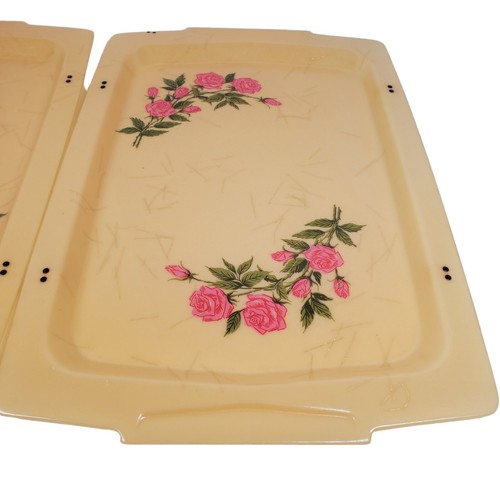 Vintage TV Tray Set Fiberglass Pink Roses Gold Tinsel Butter Yellow 1950 Mod Mcm - Picture 4 of 17