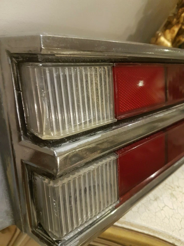 Luz trasera Buick Electra 1977 derecha para Park Avenue 18672 Foto 2 de 4