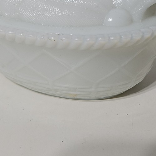 Vintage McKee Milk Glass Chicken Hen on Nest Covered Dish - Turned Head White - Picture 6 of 9