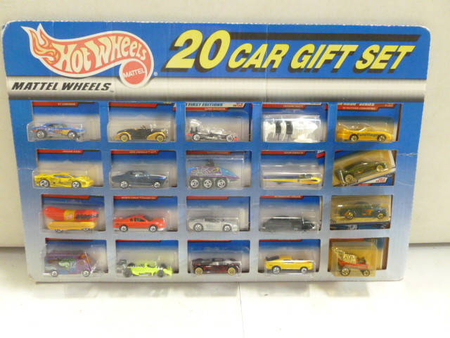 Hot Wheels 20 Car Gift Set with Chevelle, Ferrari, Mustang Mach 1 Hot Wheels 20 Car Gift Set with Chevelle, Ferrari, Mustang Mach 1