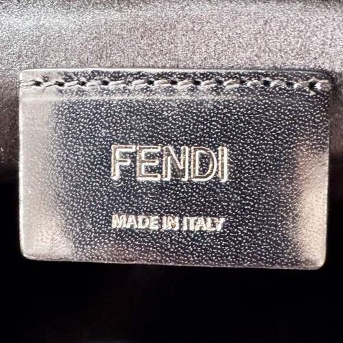 Bolso FENDI Peek-a-Boo Defender negro satinado - Imagen 16 de 17