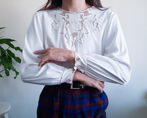 70s White Hand Embroidered Blouse Cutwork Blouse Edwardian Style Size M - Picture 8 of 17