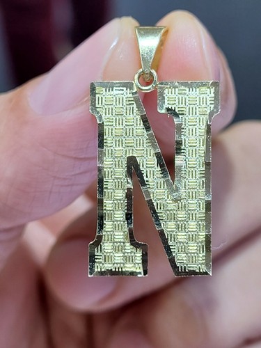 14K Gold Block Initial XL Letter N Charm Pendant - Imagen 3 de 5