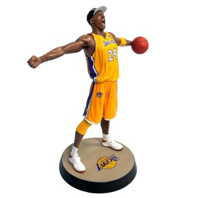 Basketball NBA star victory roar Kobe doll model James memorial ornaments
