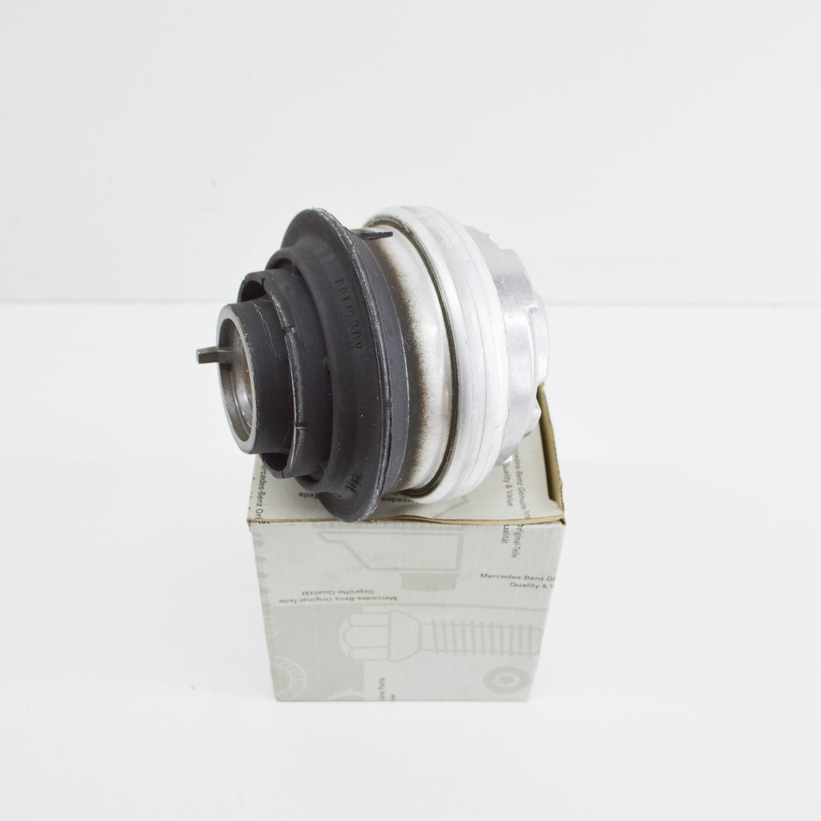 MB E W210 Front Right Engine Suspension Rubber Mount A2102402217