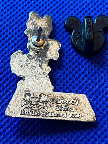Disney - Foot & Hand Prints Cement - Surprise Release LE1000 Pin - Daisy Duck - Picture 2 of 2