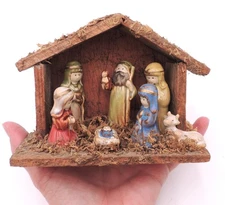 Vintage 8 Piece Nativity Ceramic Figures Manger Wood/Moss Holy Family Jesus Smal