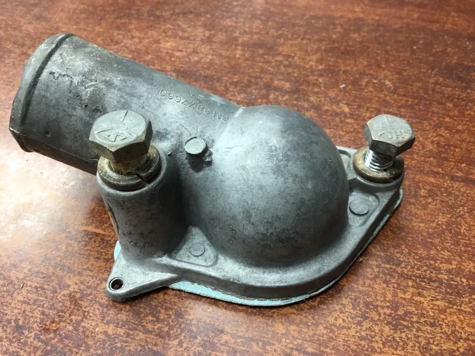 Carcasa termostato Chevrolet Camaro Chevelle Nova Corvette 1966 1968 1969 1972 Foto 4 de 4