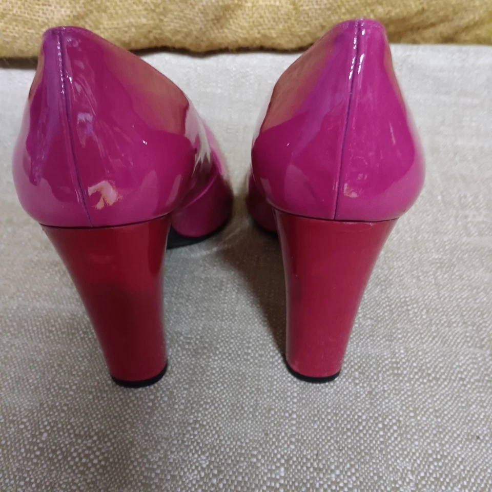 WOW!! STUART WEITZMAN ~ PINK PATENT LEATHER HEELS!! SIZE 12M - Image 4 of 4
