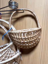 Zwiebelkorb-Knoblauch-Blumen-Deko-Küchenkorb z. Aufhängen Naturweide hell klein