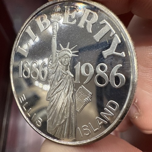 1986 Liberty Ellis Island 1 Oz .999 Fine Silver Round Twin Towers TONED RARE 🔥 - Picture 5 of 10