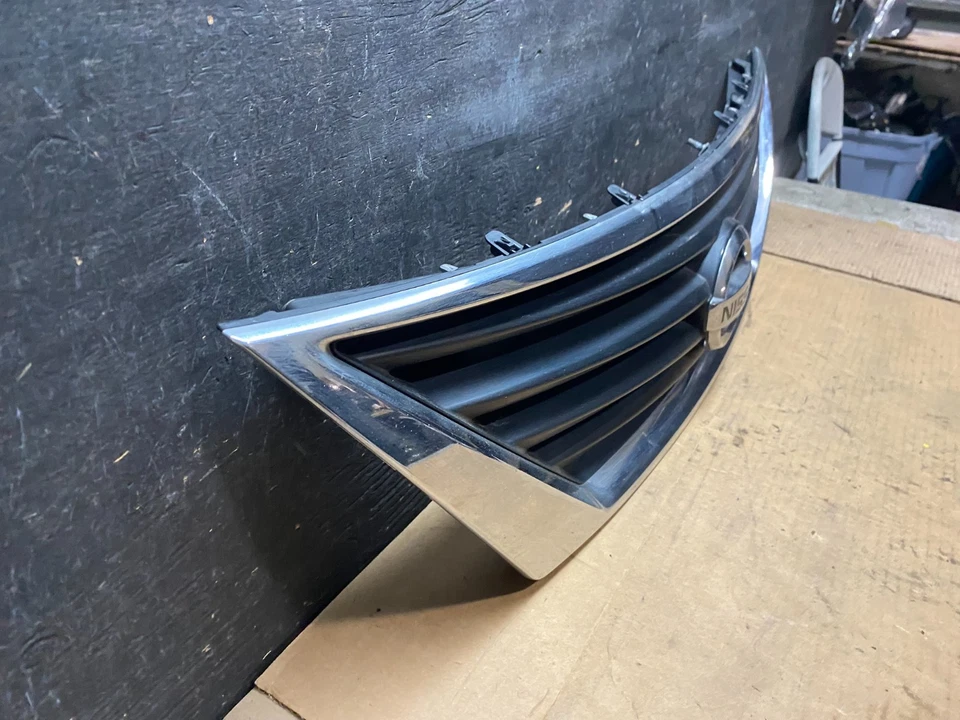 2012 to 2014 Nissan Versa Sedan Front Upper Grill Grille Oem R0180 DG - Image 3 of 4