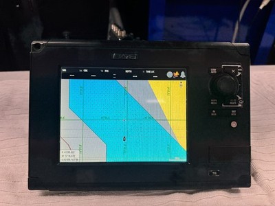 B&G Zeus Touch T8 Gen GPS Chartplotter, Sonar Display, Sun Cover