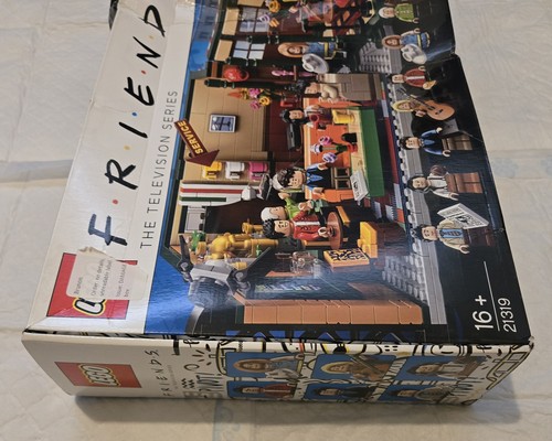 LEGO Ideas Friends Central Perk Set (21319) - BOX DAMAGE - Picture 8 of 9