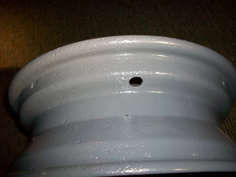 Camión Chevy/GMC 1955-1956-1957 con recubrimiento en polvo OEM 15x5" rueda de repuesto de acero de 6 tacos Foto 4 de 4