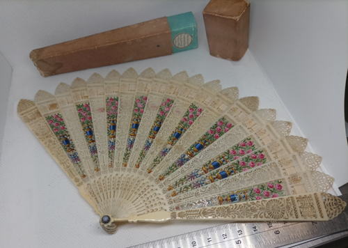 Antique Houbigant Chardin Pouf Paris Folding Hand Fan In Original Box