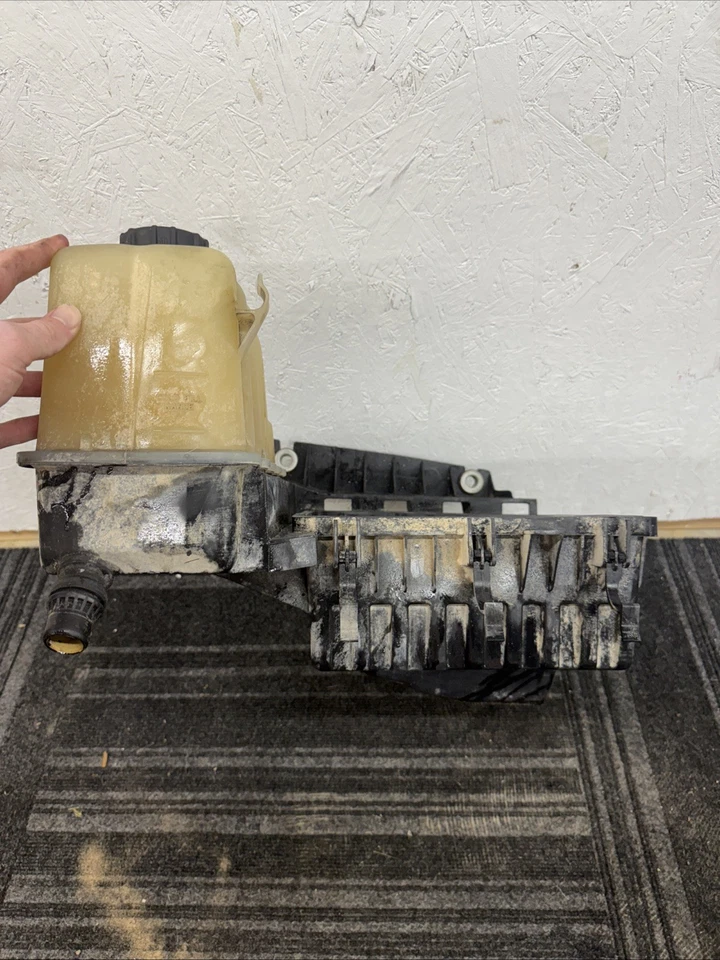 Ford F250 F350 2011-2016 carcasa filtro de aire 6,2 L con depósito de desbordamiento tanque OEM Foto 3 de 4