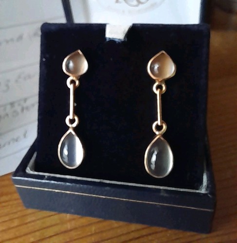 18ct 750 Yellow Gold Natural Moonstone Drop Dangle Earrings