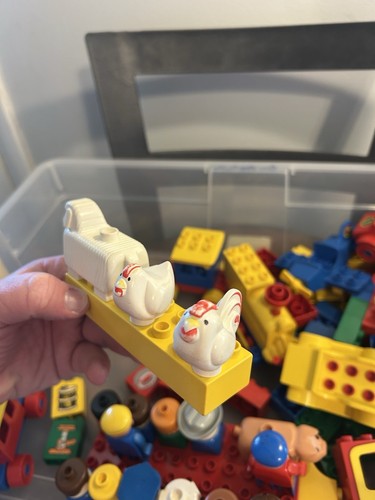 Vintage 1980’s Lego Duplo Blocks, Figures & Accessories Lot 3.5lbs - Picture 9 of 15