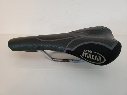 Selle Italia Saddle. Black, Approx. 140 mm wide. SA 50) - Picture 2 of 8
