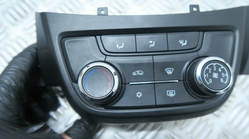 2014 VAUXHALL ZAFIRA C TOURER 2.0 DIESEL MK3 CLIMATE CONTROL PANEL REF14070 - Picture 2 of 8