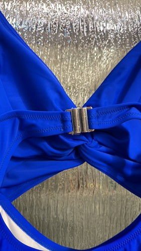 One Pc Swimsuit With Cut Out And Removable Pads 17” P2P Medium Appx 36D Orig $37 - Picture 8 of 8