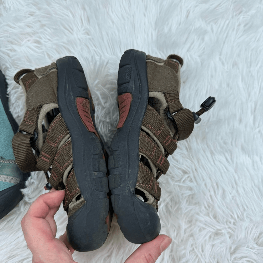 Sandali e sneakers impermeabili Keen Newport & Portola da trekking taglia 13 pacchetto di 2