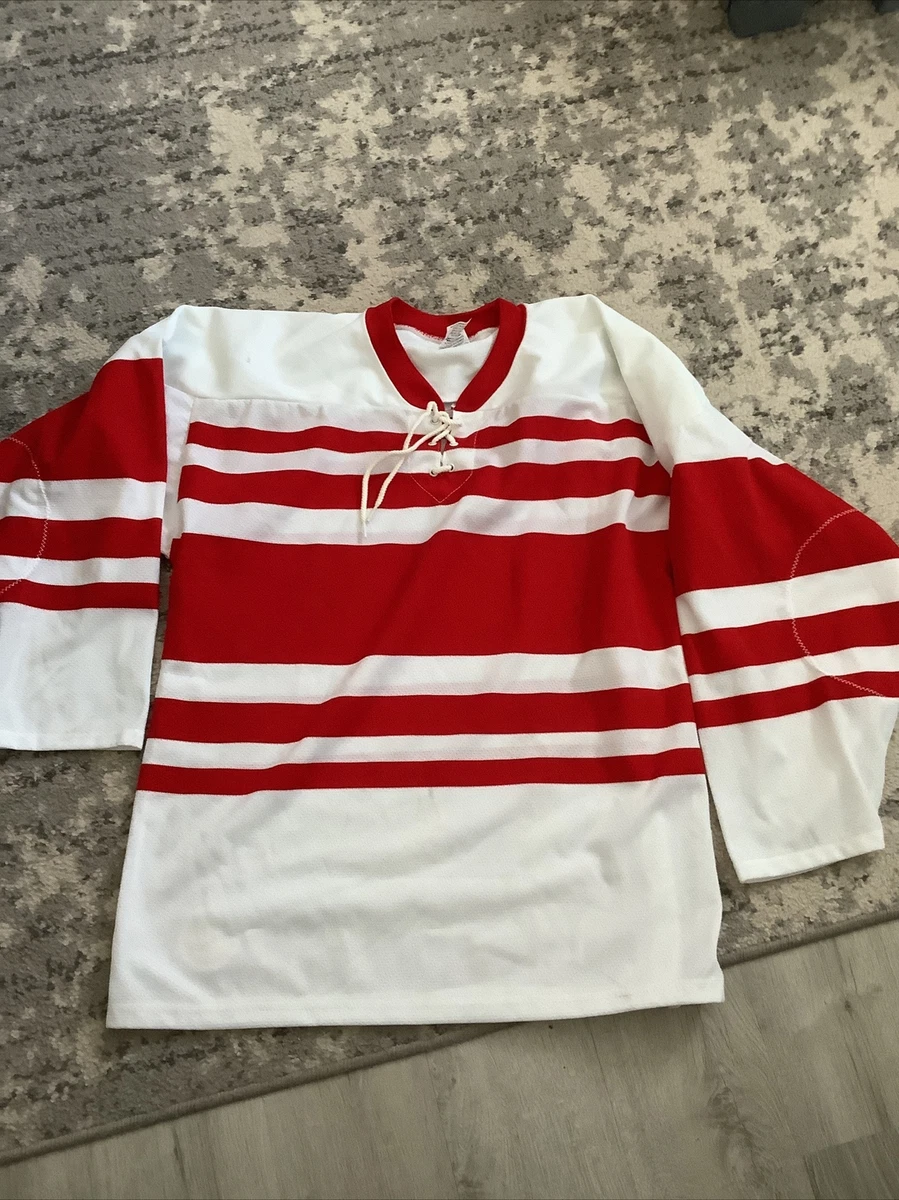 Athletic Knit Hockey Jersey Mens Medium White And Red Lace Up Neck