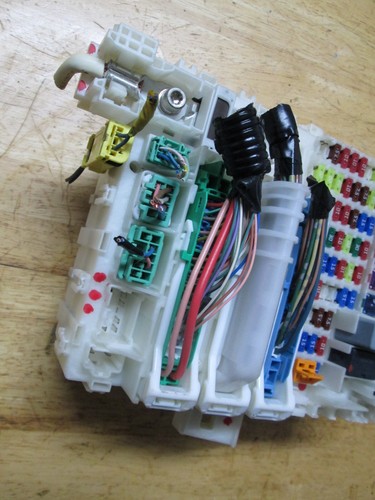 2010 Honda Insight HYBRID Interior Cabin Fuse Box Relay Junction Block OEM - Picture 3 of 17
