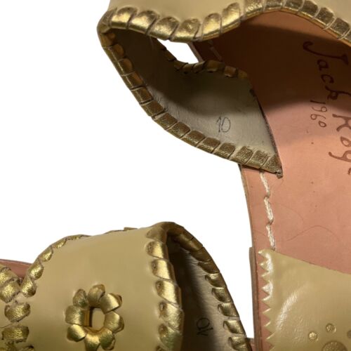 $138 JACK ROGERS Hamptons Sandalia Chancla Tanga Plana Cuero Dorado Talla 10 EE. UU. - Imagen 4 de 6