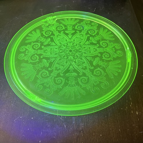 Vintage Jeanette Sunflower Green Depression Glass Vaseline Glass Cake Plate 12”